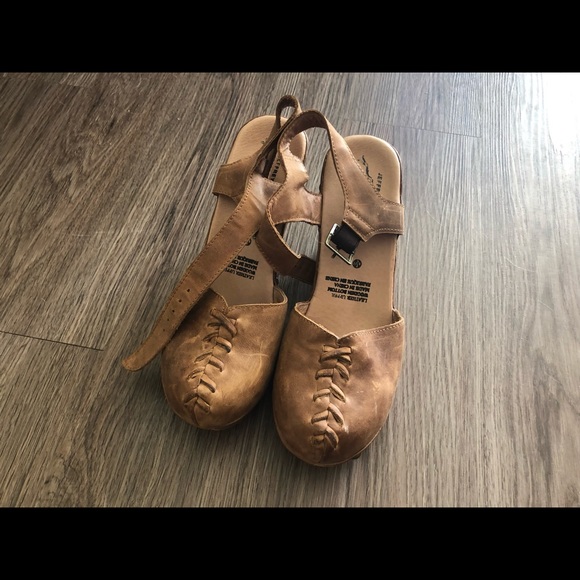 Clogs - Picture 2 of 2